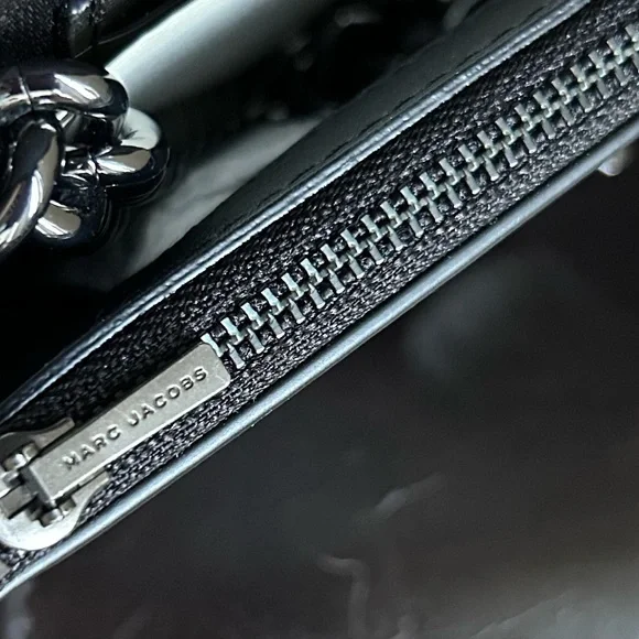 NWOT Marc Jacobs The J Mini Chain Accent Leather Handbag in Black -No Strap- - Picture 6 of 17